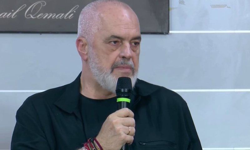 Edi Rama live me banor&euml;t e Zv&euml;rnecit. I kalon kompetencat e