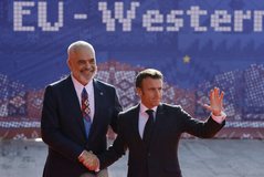 Politikë