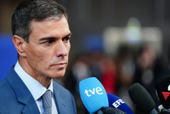 Shtohen presionet p&euml;r dor&euml;heqje ndaj Pedro Sanchez, pas d&euml;nimit