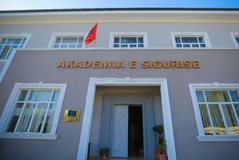 Helmohen s&euml;rish nga ushqimi 50 kursant&euml; t&euml; Akademis&euml; s&euml;
