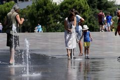Lexo parashikimin dhe tabelat e temperaturave p&euml;r sot!