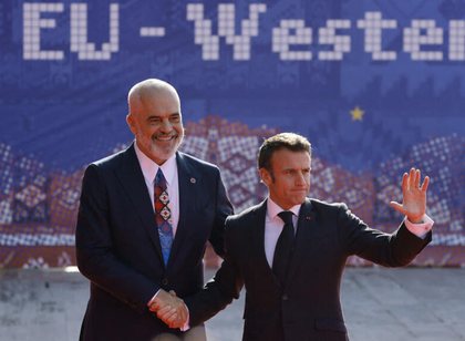 Macron pret Ram&euml;n n&euml; Franc&euml;