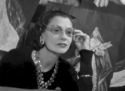 Si krijoi Coco Chanel, e rritur n&euml; jetimore, kompanin&euml; e mod&euml;s 19