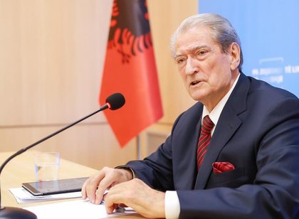 Lajm i fundit/ Amerika i heq non-grat&euml;n Berish&euml;s!