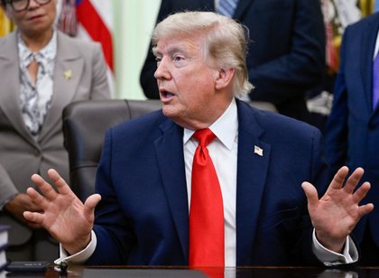 Marr&euml;veshja SHBA-Iran, Trump: Pritet t&euml; n&euml;nshkruhet sot, Hormuzi