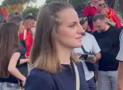 After leaving the Socialist Party, the neo-Malarian joins the protesters in