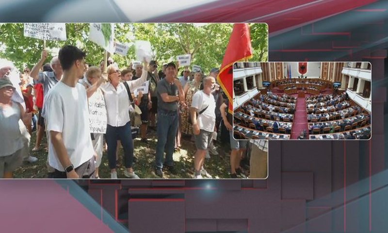 Protest&euml; me tensione para Parlamentit, mb&euml;rrijn&euml; edhe Forcat e