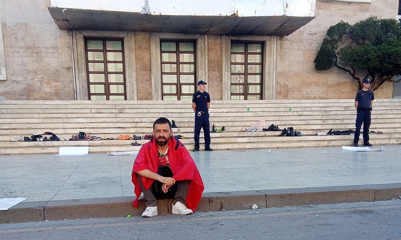 Protestuesi i fotos n&euml; Instagramin e kryeministrit: Ti nuk je viktima e