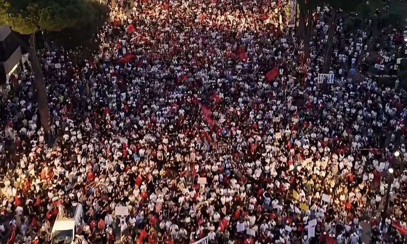 CNN kronik&euml; p&euml;r protestat n&euml; Shqip&euml;ri: Pse po quhen