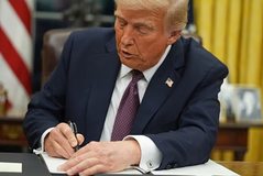 Gjykata Supreme rr&euml;zon vendimin e Trumpit, f&euml;mij&euml;t e lindur