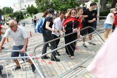 19 protestues t&euml; arrestuar nga protesta e djeshme para parlamentit