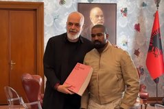 Rama receives Kanye West at the Prime Minister's Office before the concert
