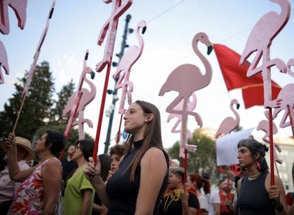 Der Spiegel: Pjes&euml;marrja n&euml; dit&euml;n e 35-t&euml; t&euml; protestave