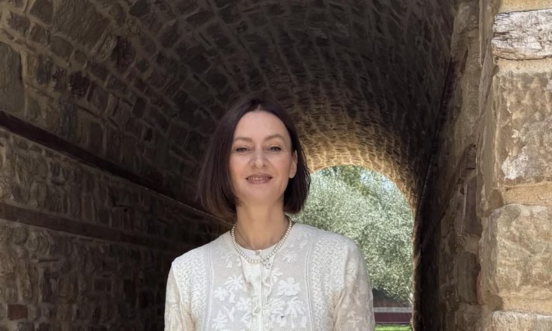 Blerina Bombaj rr&euml;fen historin&euml; e gjyshes: Varf&euml;ria nuk t&euml;