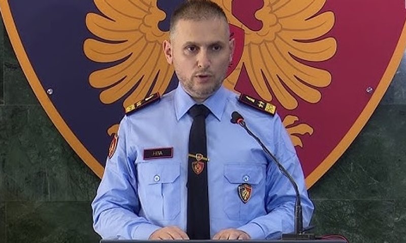 Shqiptar&euml;t po sulmojn&euml; bizneset proqeveritare dhe policia po i heton