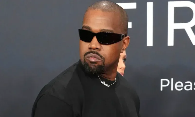 T&euml; shtun&euml;n koncerti i Kanye West, t&euml; gjitha rrug&euml;t q&euml;
