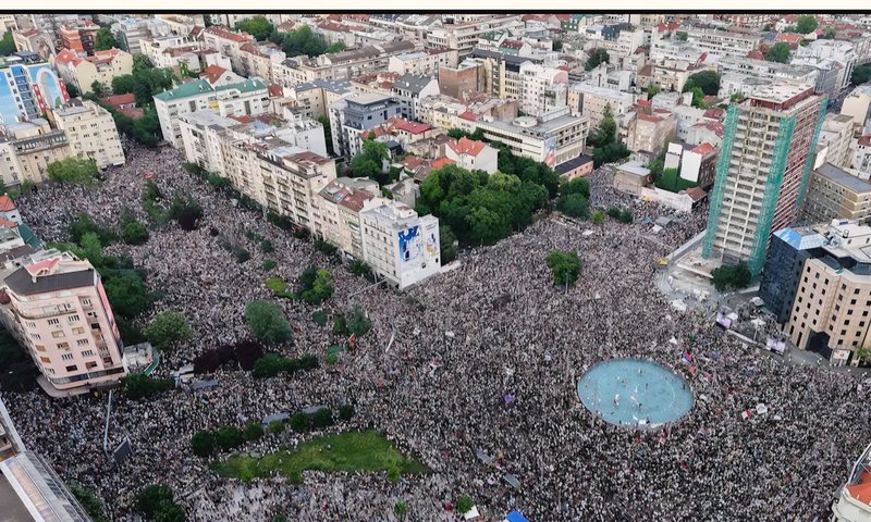 Il Sole 24 ore shkruan: Nga Beogradi n&euml; Tiran&euml;, &ldquo;pranvera