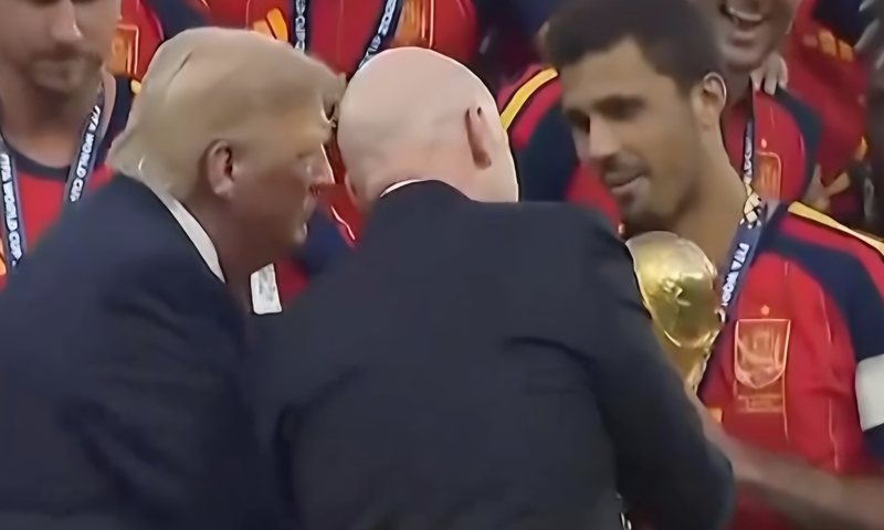 Karma! Trump u jep Kup&euml;n e Bot&euml;s spanjoll&euml;ve q&euml; i quajti