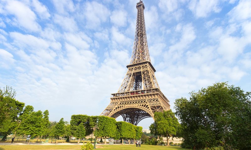 Eiffel do t&euml; hapet me orar t&euml; kufizuar p&euml;r shkak t&euml;