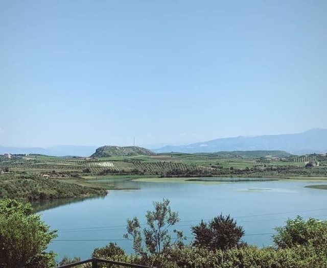 Gjendet i mbytur nj&euml; 41-vje&ccedil;ar n&euml; liqenin e Belshit, detajet e