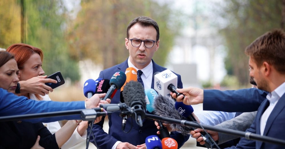 Petkoviq paralajmëron se sot do të ketë takim trepalësh