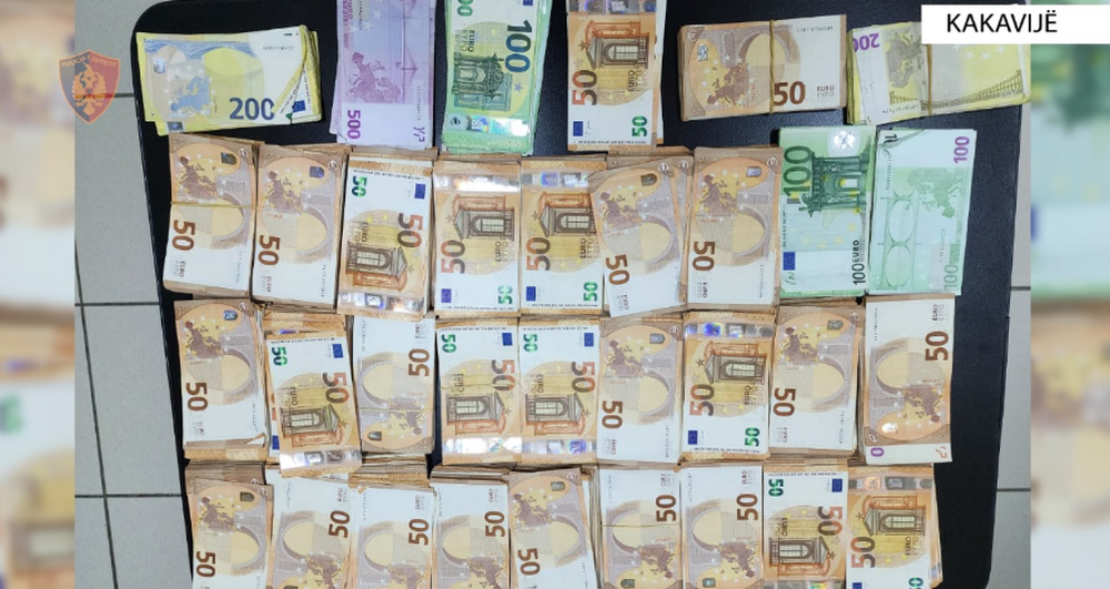 Tentoi të hynte me 160 mijë euro të padeklaruara në
