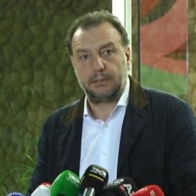 Një tjetër demokrat në selinë rozë! Shalsi prezanton