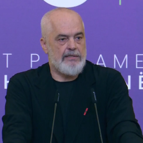 &ldquo;Shqip&euml;ria n&euml; mes t&euml; nj&euml; lufte ideologjike t&euml;