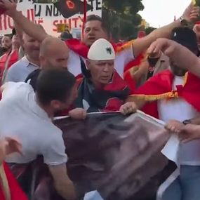 VIDEO/ "Rrihet" Rama n&euml; shesh, protestuesit b&euml;hen bllok dhe