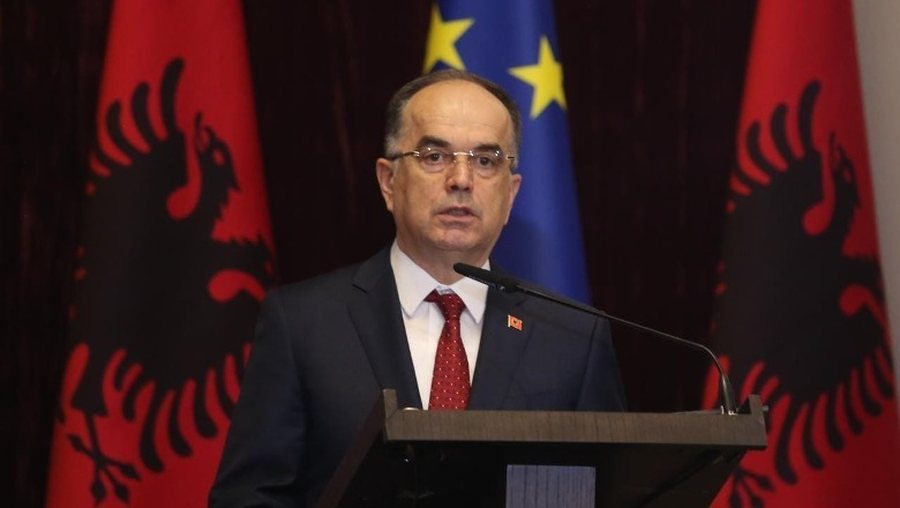 Presidenti Begaj dekreton ambasadorët e Shqipërisë në