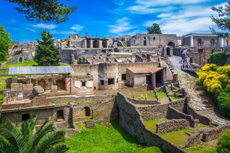 Prenoton Parkun Arkeologjik, këngëtarja BIG festë me 500 të