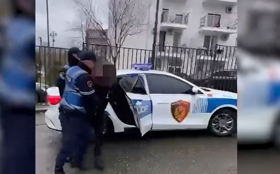 I mituri me granata dhe kallashnikov në çantë, policia kap 15