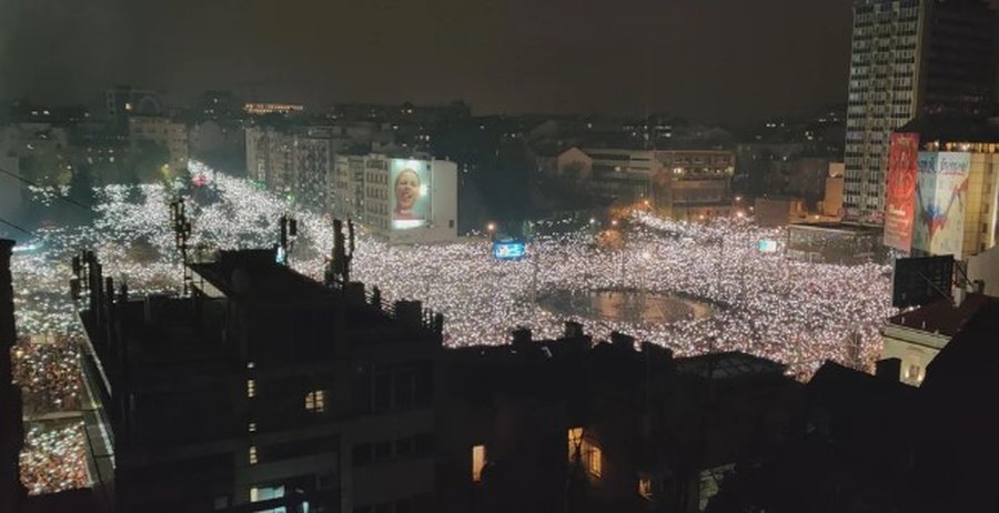 The Guardian jehonë protestës në Beograd: Më e madhja