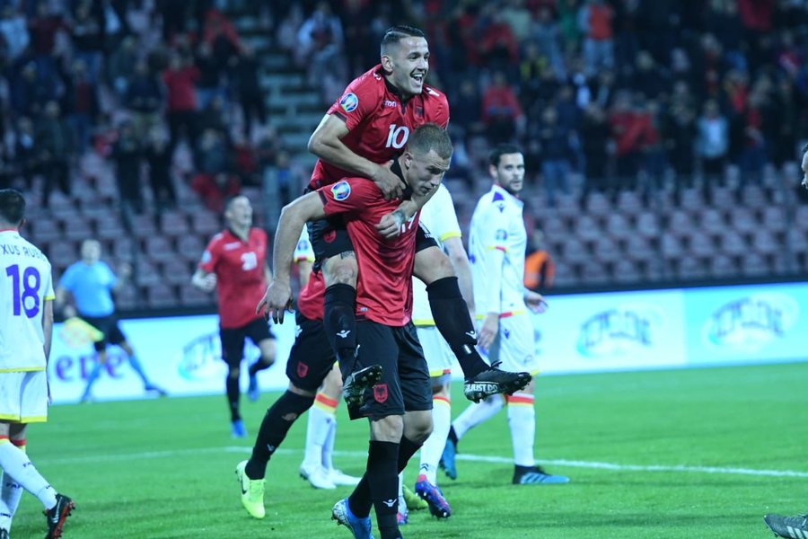 Spektakël/ Shqipëri- Andorra mbyllet me rezultatin 3-0, ndizet