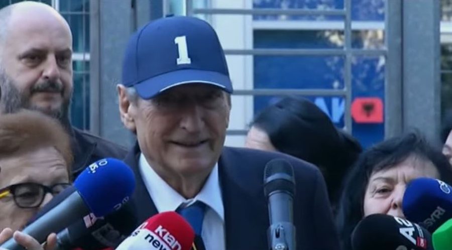Berisha në SPAK me kapelen e fushatës: Vetting 32 vjeçar ndaj
