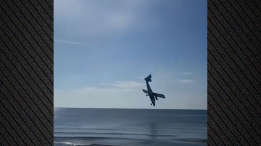 Aeroplani rrëzohet në det, 5 të vdekur - Shikoni videon