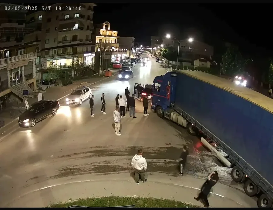 VIDEO/ Kandidati  i PD-së Bledjon Nallbati dhe vëllai i tij