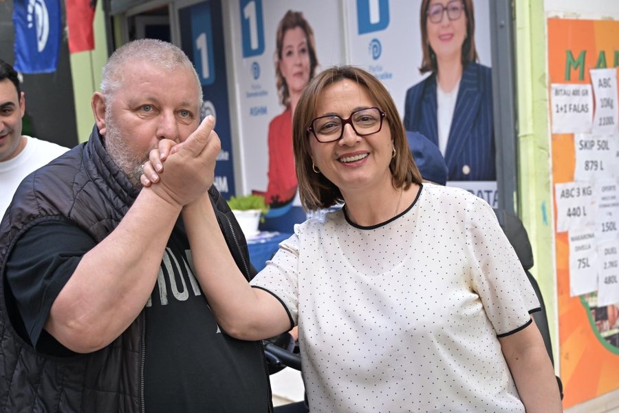 Përtej spektakleve të shëmtuara/ Fushata ndryshe e Dhurata