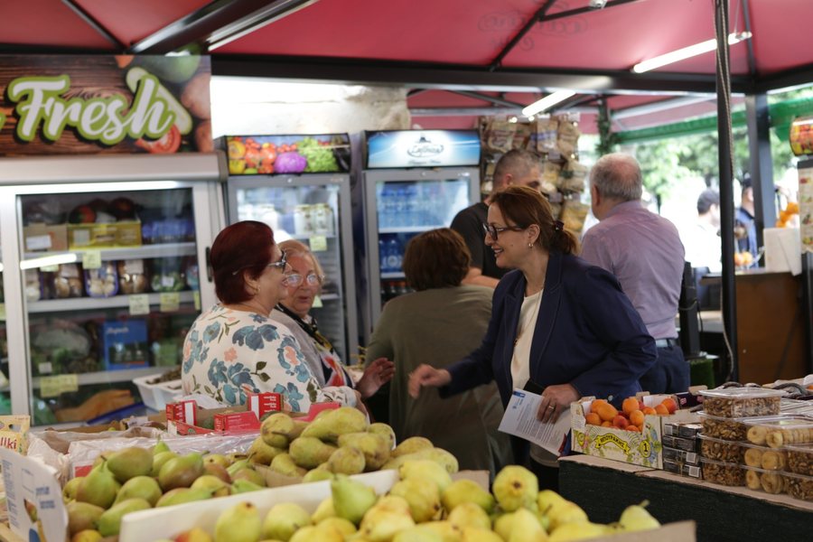 Përtej spektakleve të shëmtuara/ Fushata ndryshe e Dhurata