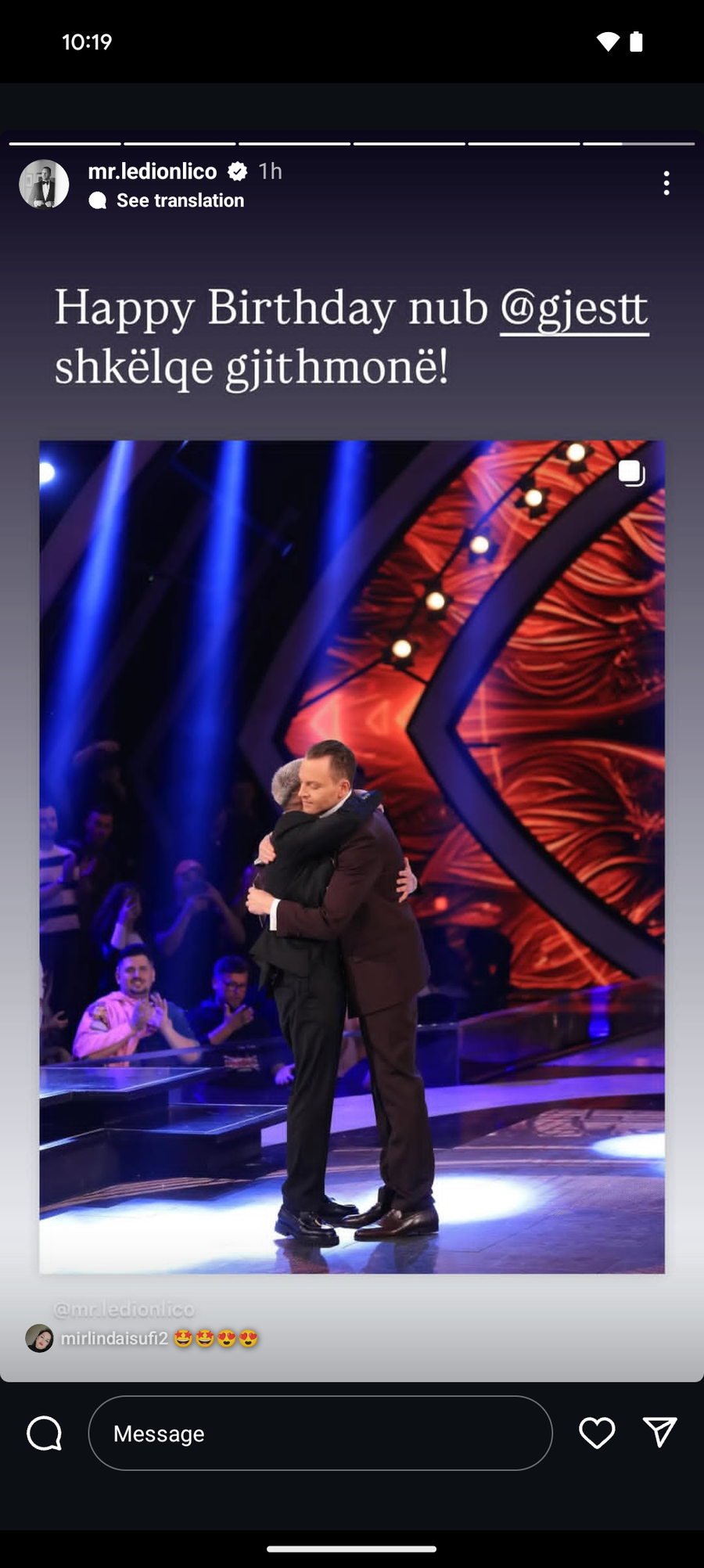Gjesti feston ditëlindjen por vëmendjen e merr Egli Tako