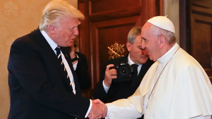 "Pashë tymin", Trump reagon për zgjedhjen e Papës