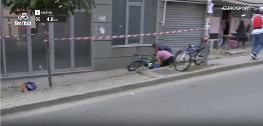 VIDEO/ Giro d’Italia në Shqipëri, momenti kur rrëzohen 3