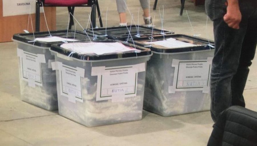 REZULTATET/ Numërohen kutitë e para në Pustec, “dritë