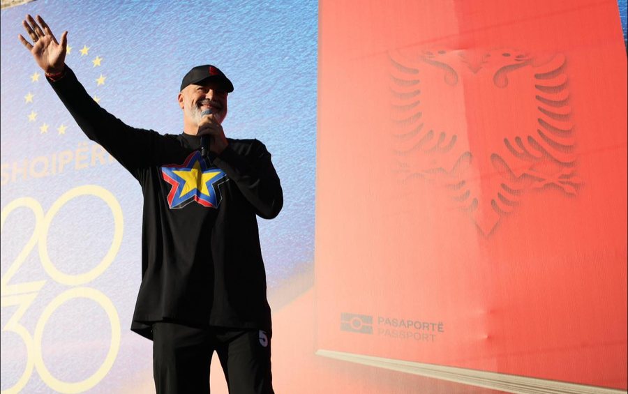 Kryeministra dhe Presidentë, bota përshëndet Edi Ramën