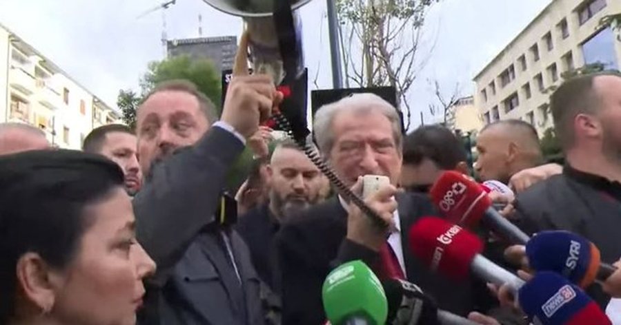 Liderët e BE-së në Tiranë, Partia Demokratike nis