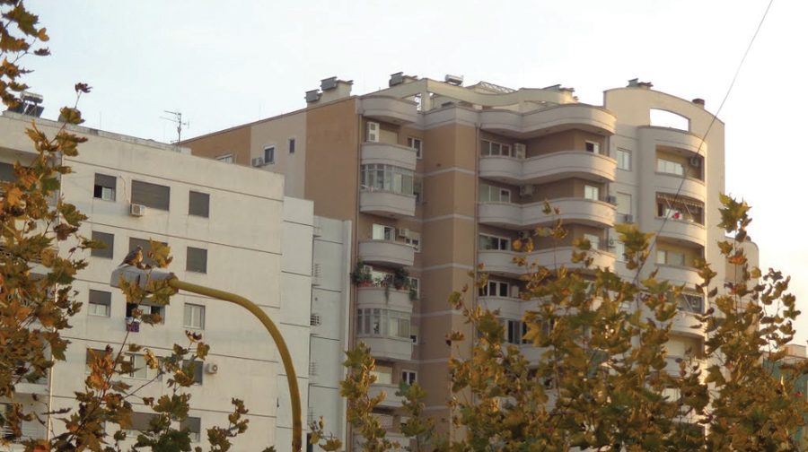 Moda e re e pallateve në periferi, nga çmimet dhe parkimet