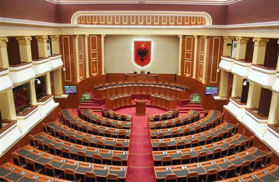 Zgjedhjet e 11 Majit: 'Luftë' për mandate brenda dy partive