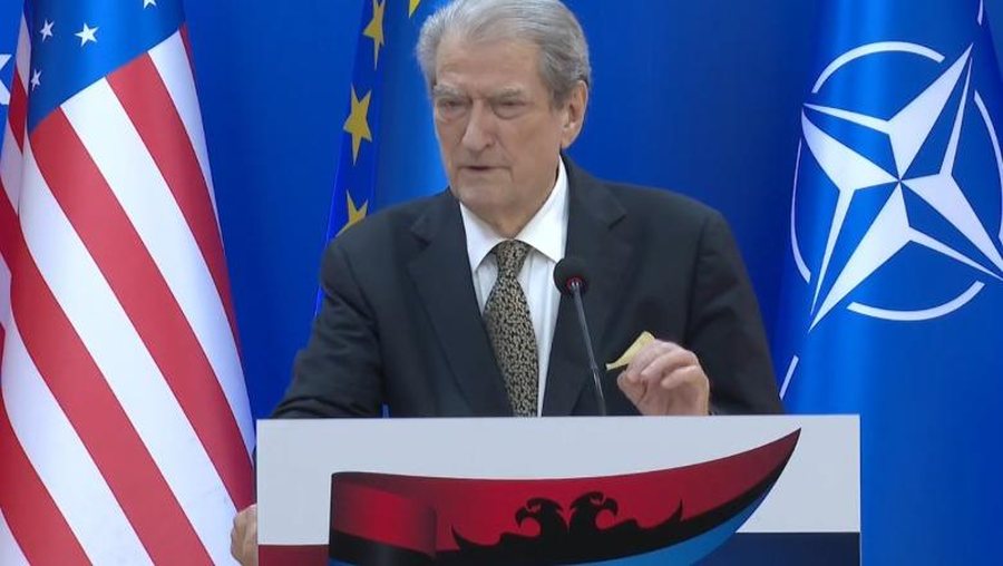 Zgjedhjet/ Berisha denoncon për votën e Diasporës: Dorë e
