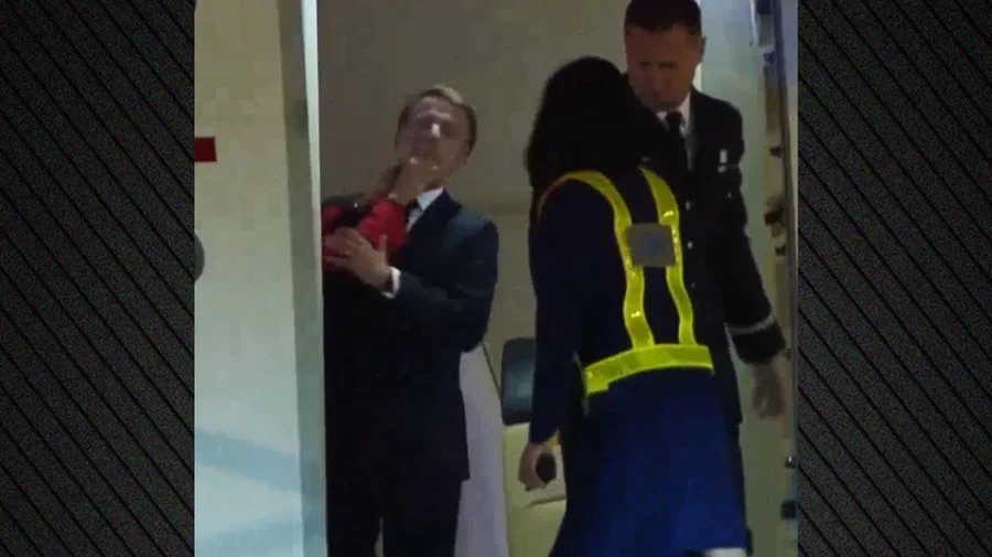 Macron reagon pas videos së sikletshme në Vietnam: Po bënim shaka