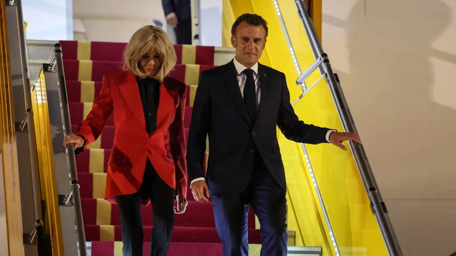 Fake news, s*ksizëm dhe teori konspirative: Jeta e çiftit Macron